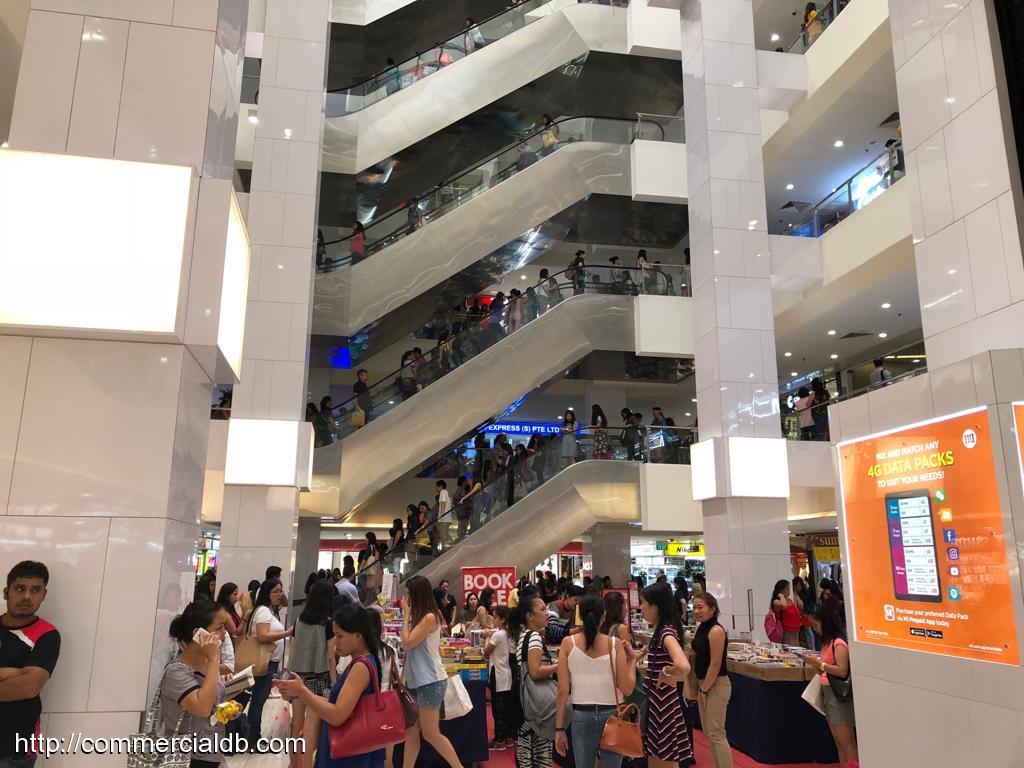 Super Crowded Retail unit @ Lucky Plaza