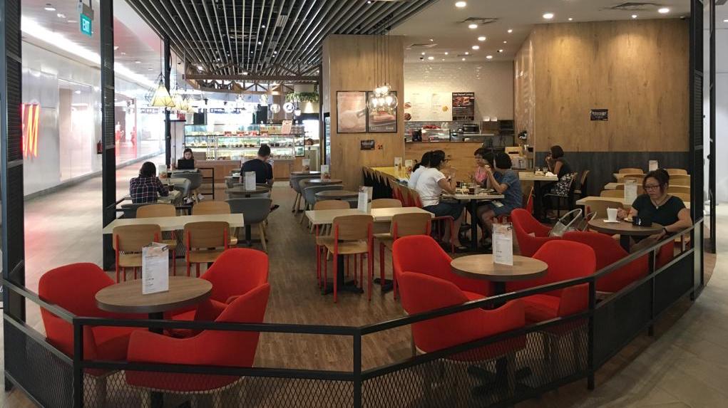Fully fitted F&B @ Paya Lebar MRT for takeover