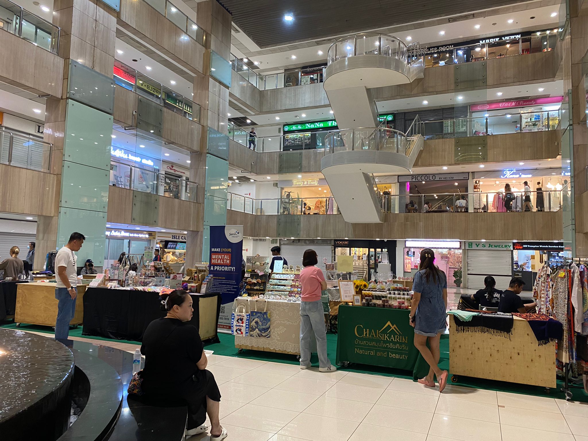 Light F&B / Retail space @ Far Ear Plaza